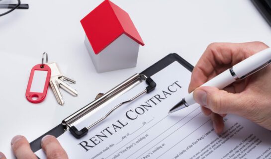 shutterstock_1073806484 Wirksamkeit einer Mietanpassungsklausel bei nicht erfolgter Mieterhöhung binnen  eines Jahres